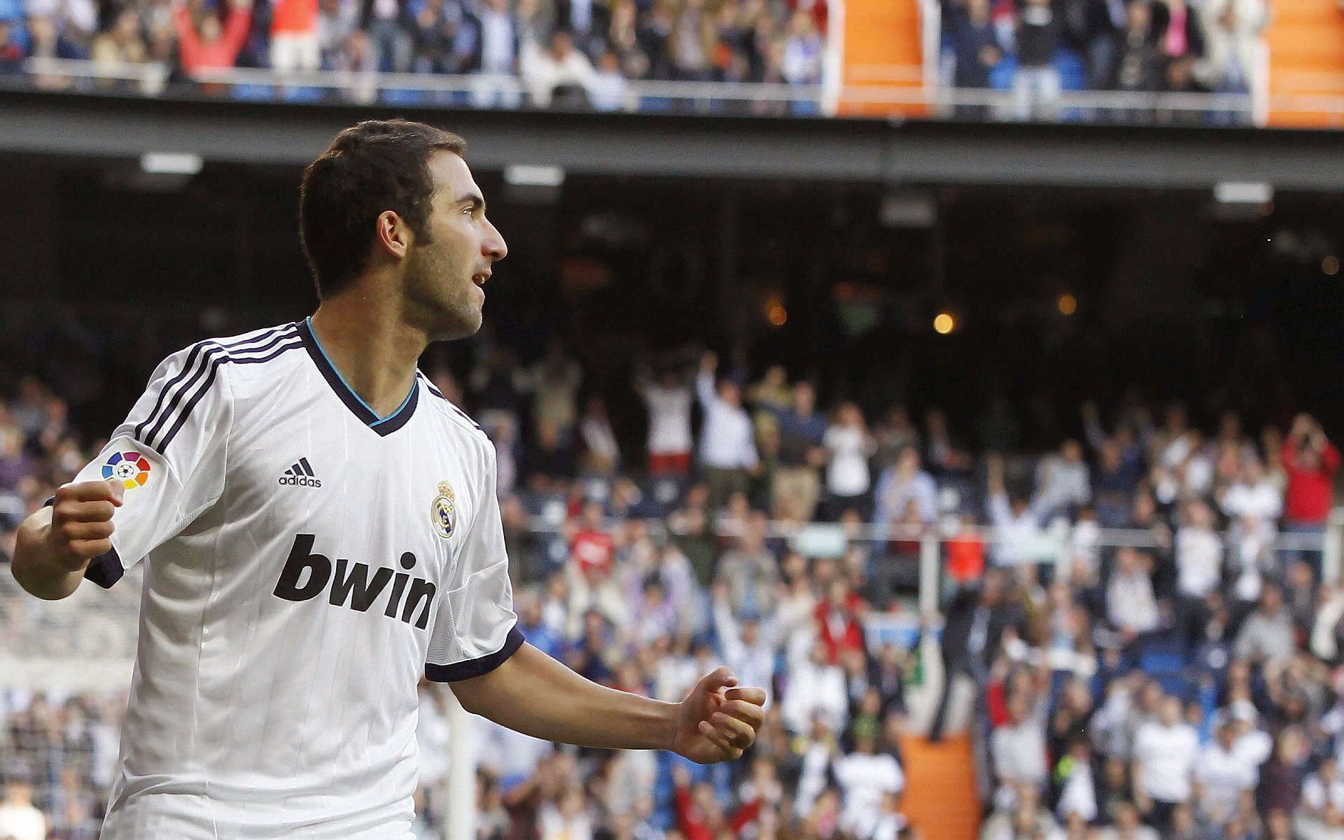 西甲“榜首之争”:巴萨与皇马的焦点对决